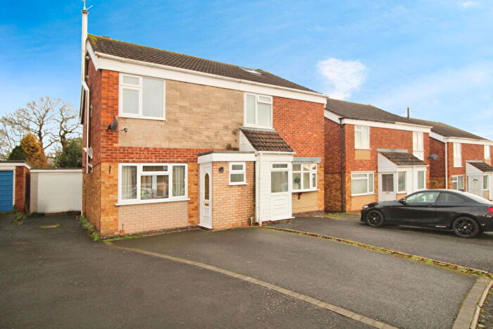 3 Bedroom Semi Detached House For Sale In Brooklands Drive, Kidderminster, DY11