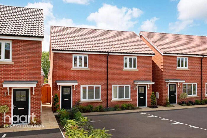2 Bedroom Semi Detached House For Sale In Pinewood Grove, Stowmarket, IP14