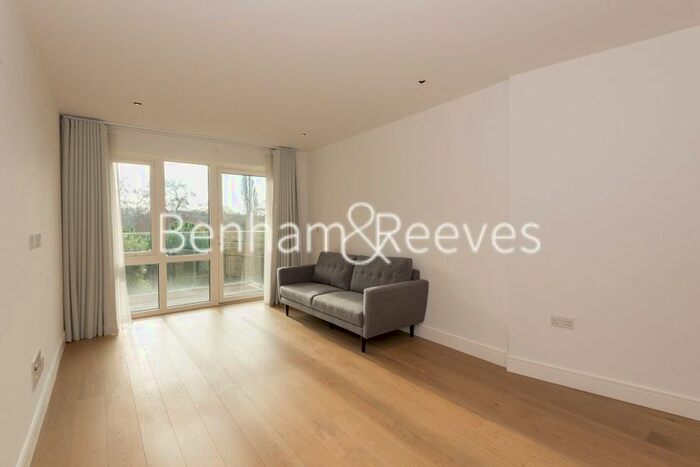 2 Bedroom Flat To Rent In Kew Bridge Road, Brentford, TW8