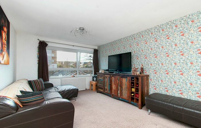 1 Bedroom Flat To Rent In Nantes Close, SW18