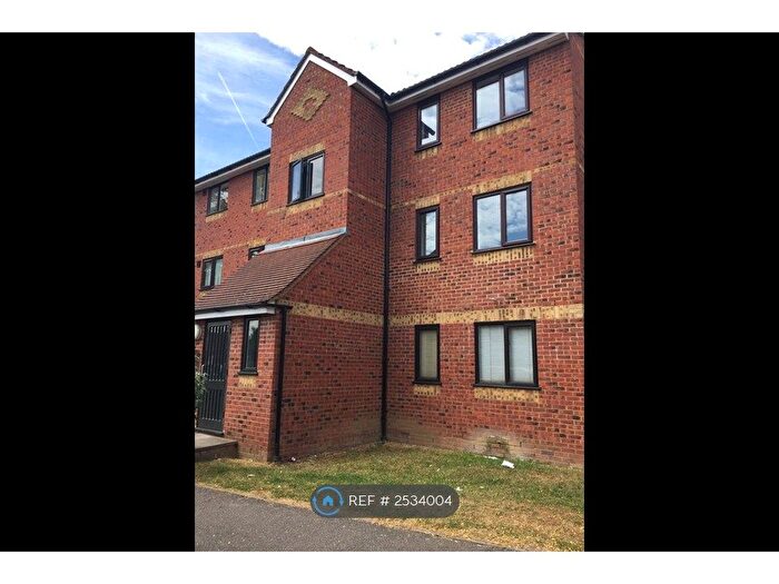 1 Bedroom Flat To Rent In Redford Close, Feltham, TW13