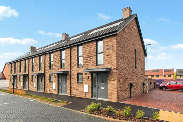 Terraced House To Rent In Edwards Grove, Bordon, Hampshire, GU35