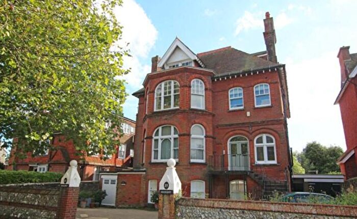 3 Bedroom Flat For Sale In St Johns Road, Eastbourne, BN20