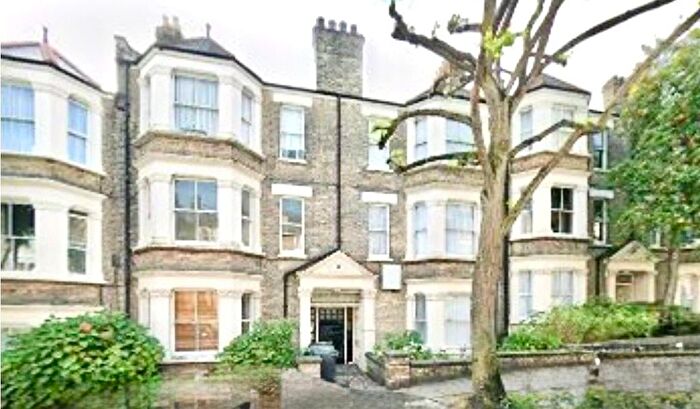 3 Bedroom Flat To Rent In Cathcart Hill, London, N19