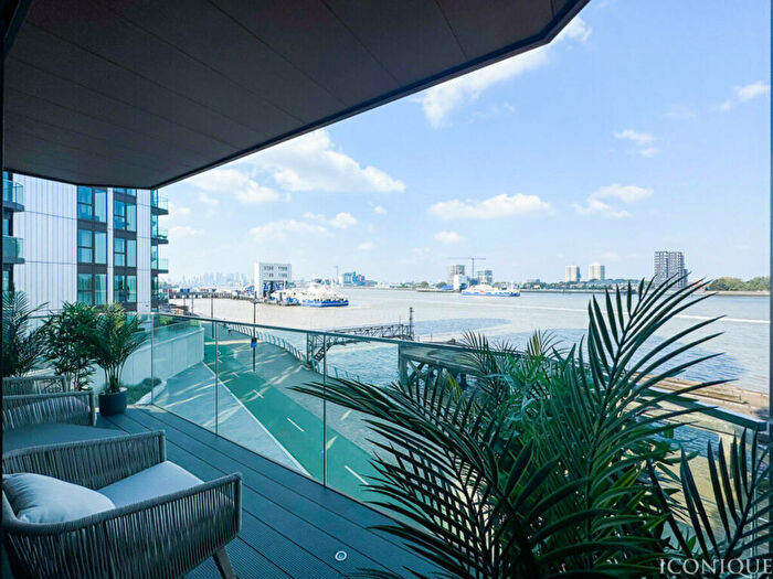 2 Bedroom Apartment For Sale In Duke Of Wellington Avenue, London, SE18