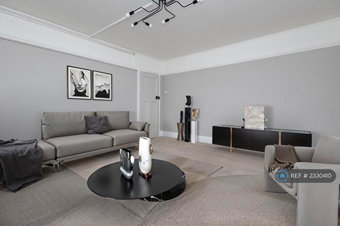 2 Bedroom Flat To Rent In Richmond Chambers, Bournemouth, BH2