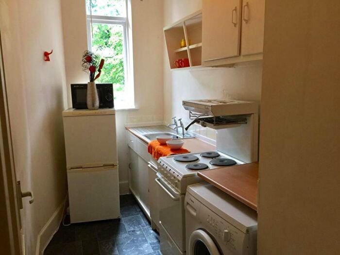 1 Bedroom Flat To Rent In Flat, North Grange Road, LS6