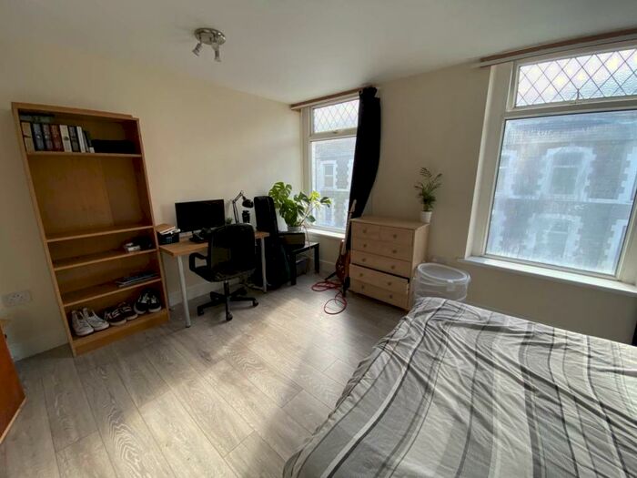 6 Bedroom House To Rent In Flora Street, Cathays, Cardiff, CF24