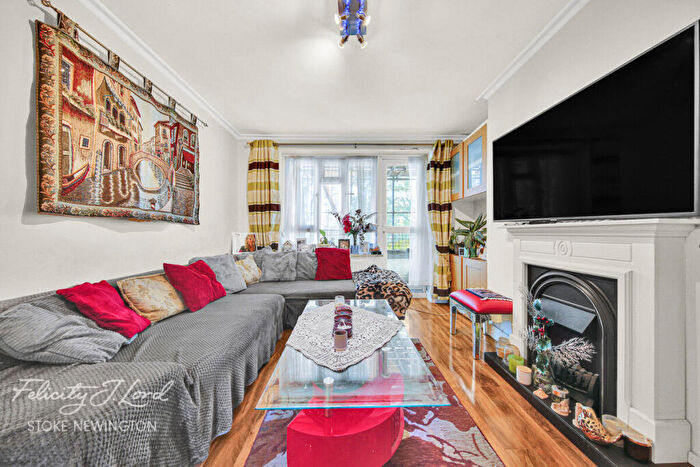 3 Bedroom Flat For Sale In Manor Road, London, N16