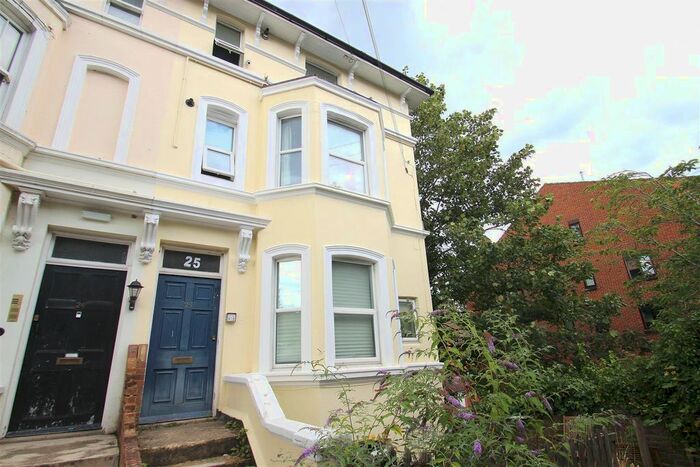 1 Bedroom Flat To Rent In Buckland Hill, Maidstone, ME16