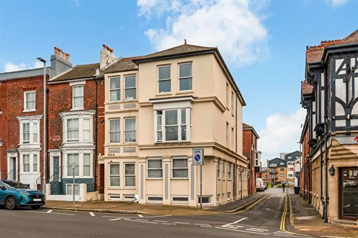 4 Bedroom Flat For Sale In Hampshire Terrace, Portsmouth, PO1