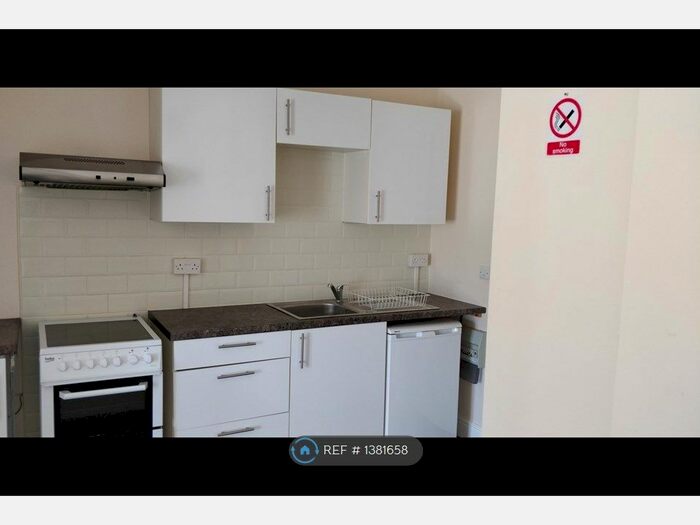 Studio To Rent In Meadow Road, Feltham, TW13