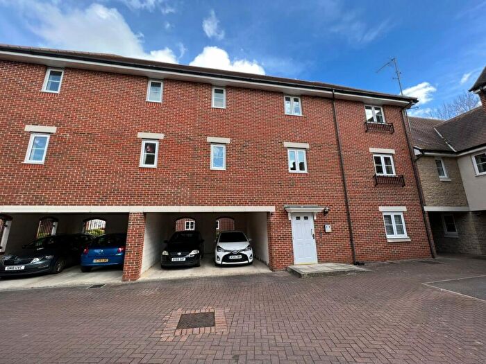 2 Bedroom Apartment To Rent In Thames View, Abingdon, OX14