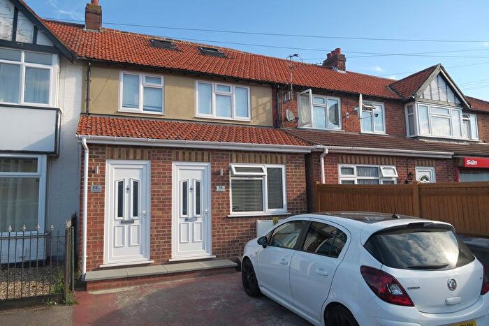 2 Bedroom Maisonette To Rent In Bond Street, Englefield Green, TW20