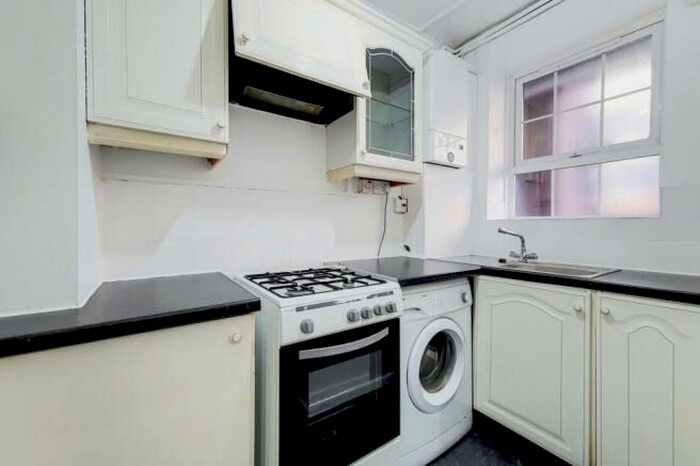 2 Bedroom Flat To Rent In Deptford Church Street, London, Greater London, SE8