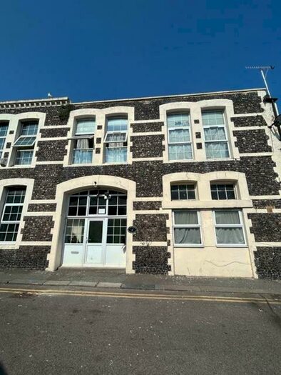 1 Bedroom Apartment To Rent In Dolphin Passage, Dover, CT16