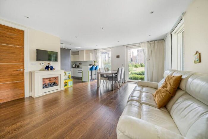 3 Bedroom Flat For Sale In Merlin Court, Tizzard Grove, London, SE3