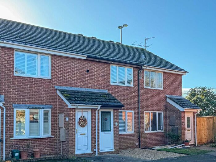 2 Bedroom House To Rent In Fir Tree Avenue, Wallingford, OX10