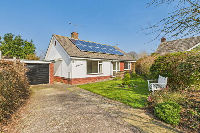 4 Bedroom Detached Bungalow For Sale In Oak Close, Ottery St. Mary, EX11