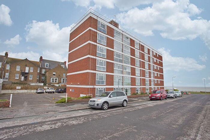 2 Bedroom Flat To Rent In Third Avenue, Queens Lodge Third Avenue, CT9