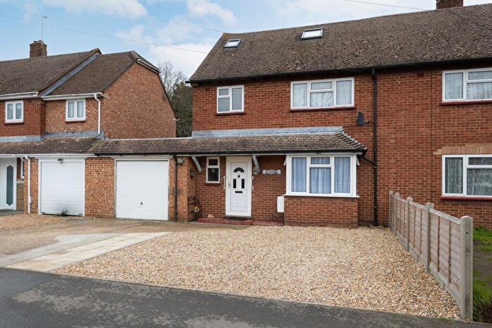 4 Bedroom Semi-Detached House For Sale In Riverside, Guildford, GU1