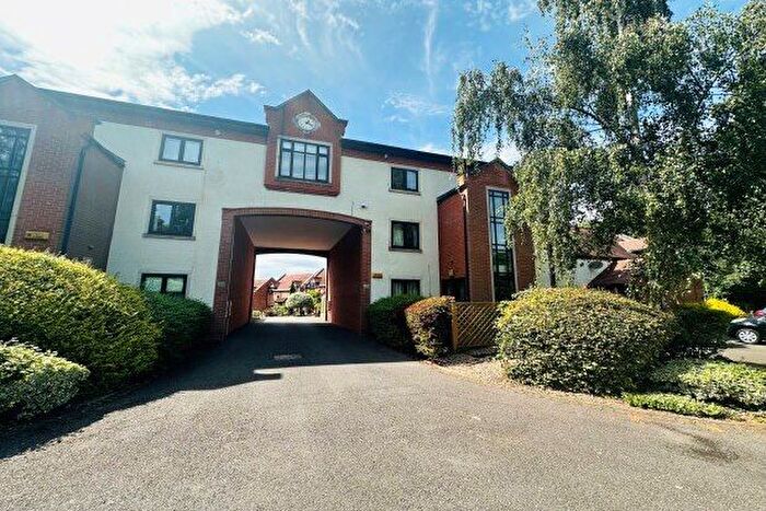 2 Bedroom Flat To Rent In Old Lodge Drive, Nottingham, NG5