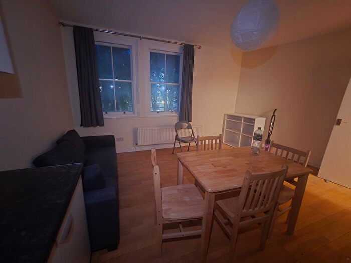 2 Bedroom Flat To Rent In Bow Road, London, E3