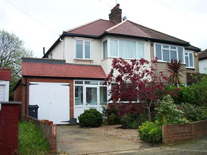 3 Bedroom Semi-Detached House To Rent In Barnsbury Close, New Malden, KT3