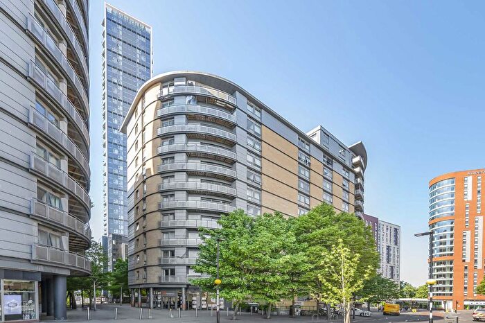 1 Bedroom Flat To Rent In Victoria Road, Acton, W3