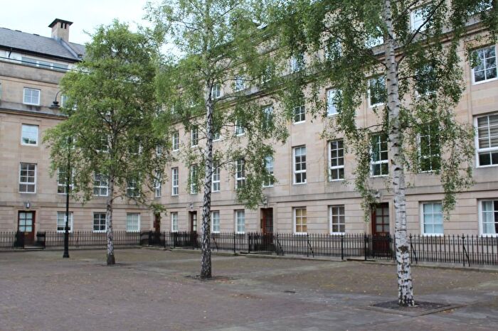 2 Bedroom Flat To Rent In St Andrews Square, Saltmarket, Glasgow, G1