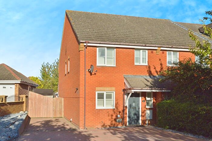 3 Bedroom End Terrace House For Sale In Portishead Drive, Tattenhoe, Milton Keynes, MK4