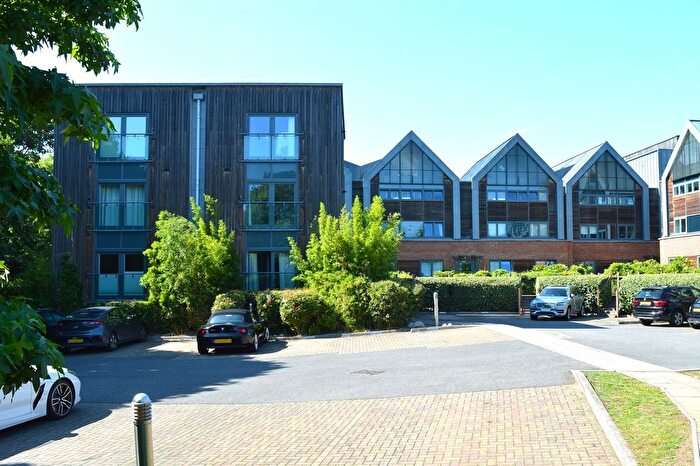 1 Bedroom Flat To Rent In Dunton House, Jessamy Road, Weybridge, KT13