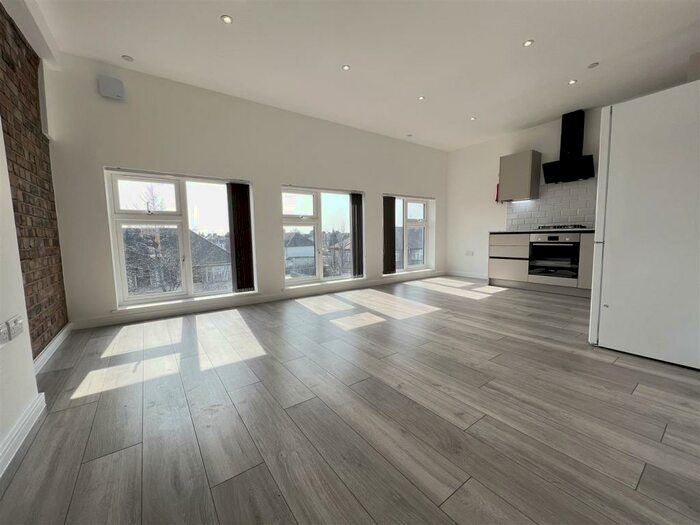 1 Bedroom Flat To Rent In High Road, Chadwell Heath, RM6