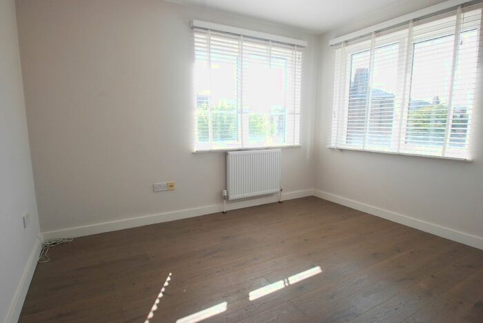 2 Bedroom Flat To Rent In Darwen Place, London, E2