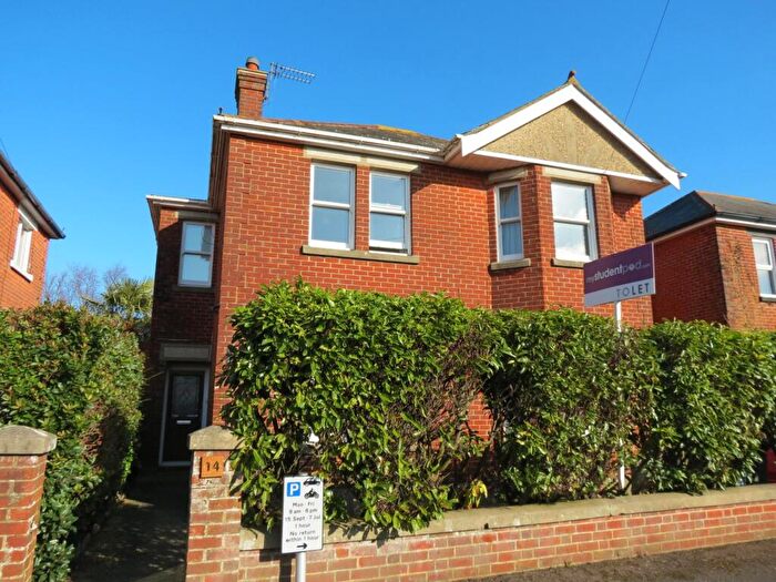 5 Bedroom House To Rent In Bedroom Detached House In Wallisdown, BH10