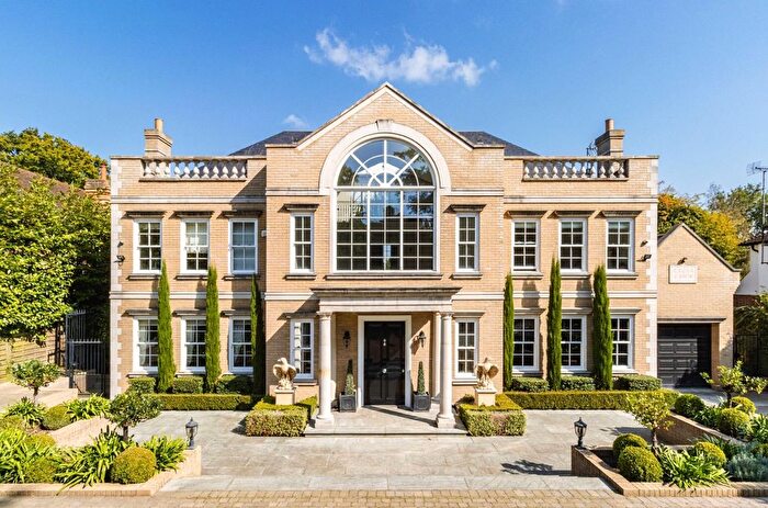 7 Bedroom Villa For Sale In Newlands Avenue, Radlett, Hertfordshire, WD7