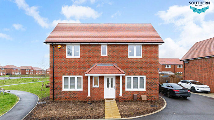 2 Bedroom Flat For Sale In Chichester, Woodgate, PO20