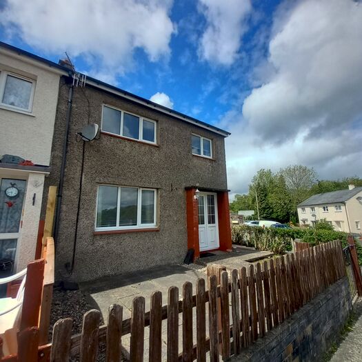 3 Bedroom Property To Rent In Y Glynnor Estate, Gellilydan, LL41