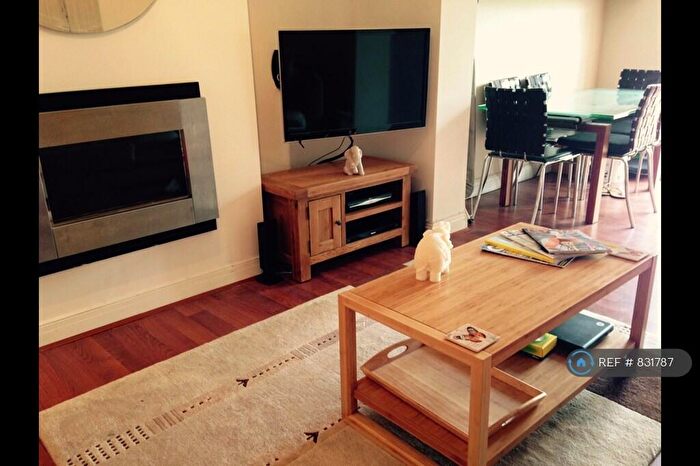 1 Bedroom Flat To Rent In Tennyson Avenue, New Malden, KT3