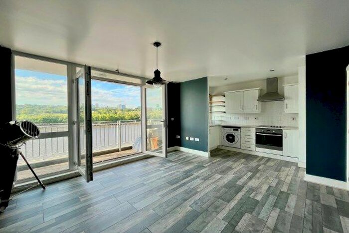 2 Bedroom Flat To Rent In The Armstrong, Gateshead, NE8