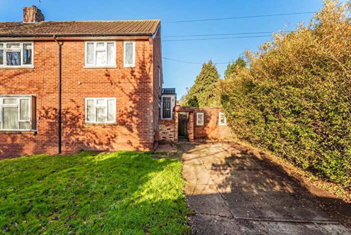 3 Bedroom Maisonette For Sale In Deacon Close, St. Albans, Hertfordshire, AL1