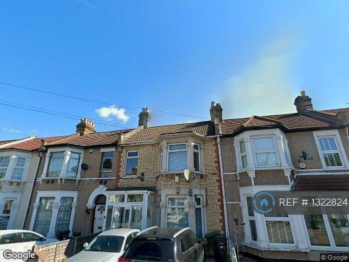 3 Bedroom Terraced House To Rent In Wanstead Park Road, Ilford, IG1