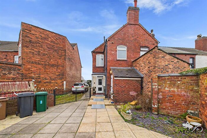 2 Bedroom Semi-Detached House For Sale In Vicarage Road, Woodville, DE11