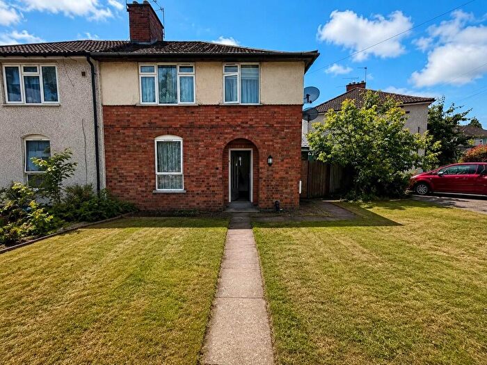 4 Bedroom Semi-Detached House To Rent In Gaddesby Avenue, Leicester, LE3