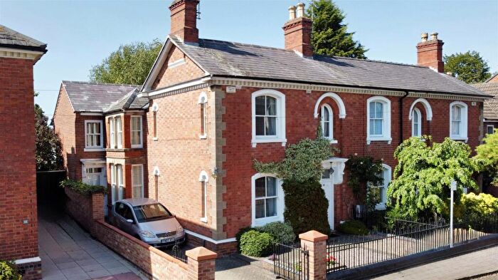 4 Bedroom Semi-Detached House For Sale In Burton Street, Loughborough, LE11