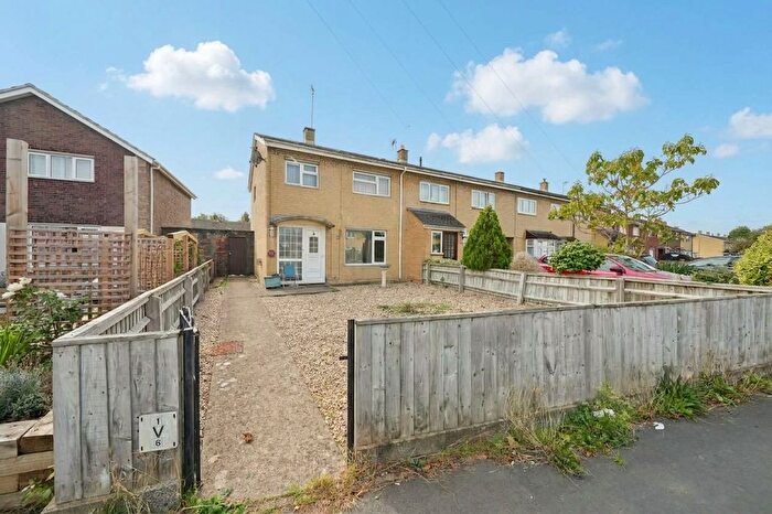 3 Bedroom Semi-Detached House For Sale In Gainsborough Green, Abingdon, OX14