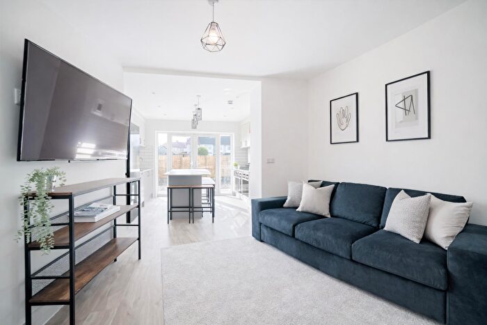 6 Bedroom End Of Terrace House To Rent In Conygre Grove, Filton, Bristol, BS34