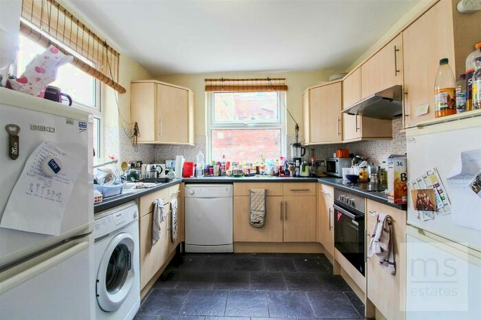 5 Bedroom Semi-Detached House To Rent In Albert Grove, Lenton, Nottingham NG7