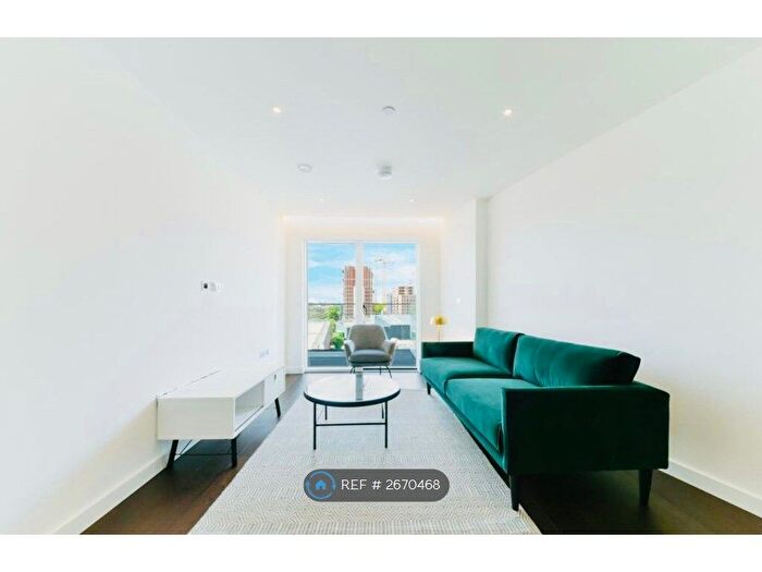 2 Bedroom Flat To Rent In Malthouse Road, London, SW11