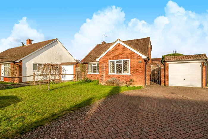 2 Bedroom Bungalow For Sale In Boltons Close, Pyrford, GU22